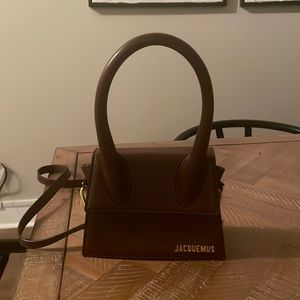 Chocolate brown authentic Jacquemus Medium size bag (medium) rarely worn!